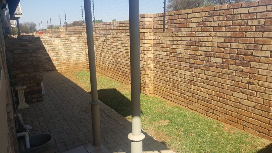 To Let 2 Bedroom Property for Rent in Doringkruin North West